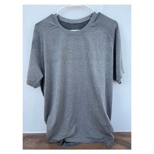 Men’s Lululemon Grey T-Shirt